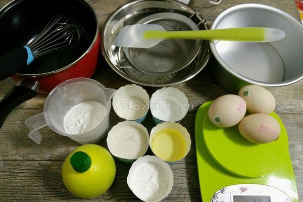 6寸戚风蛋糕的做法图解2
