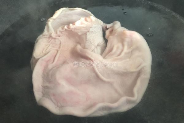 蚝油猪肚南瓜盅的做法图解3