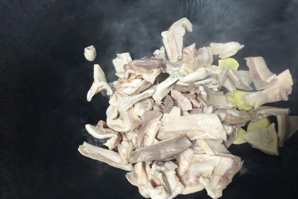 蚝油猪肚南瓜盅的做法图解8