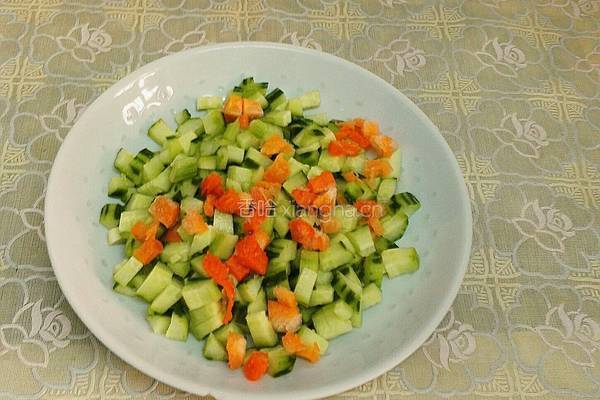 沙茶酱豆腐炒青瓜粒的做法图解2