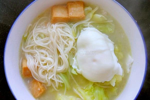 蔬菜鸡蛋面