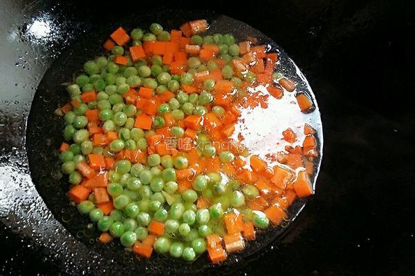 豌豆米炒肉丁的做法图解16