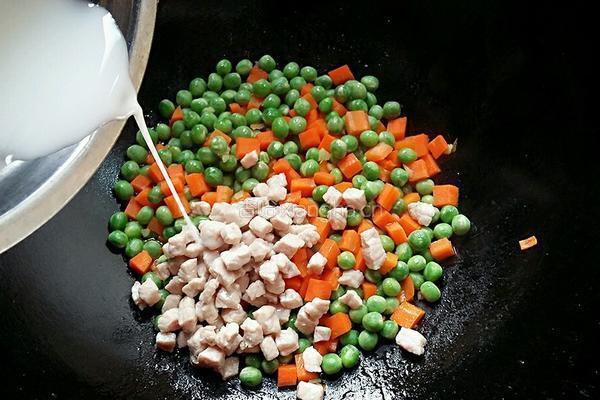 豌豆米炒肉丁的做法图解19