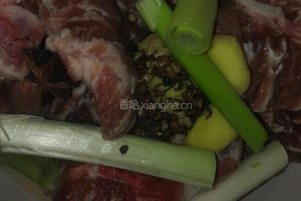 东北炖 脊骨炖土豆的做法图解3