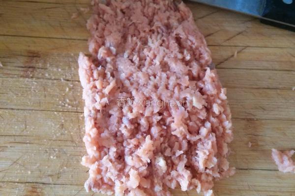 马哈鱼猪肉水饺的做法图解2