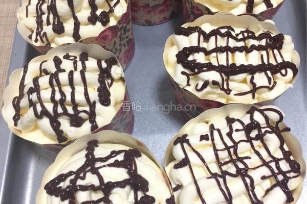 Cupcakes 纸杯蛋糕的做法图解12