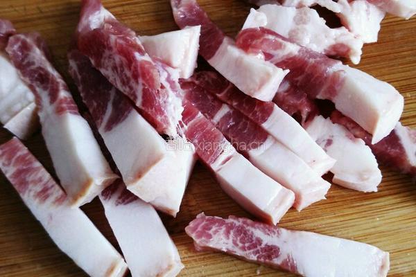 双菇烧肉的做法图解4
