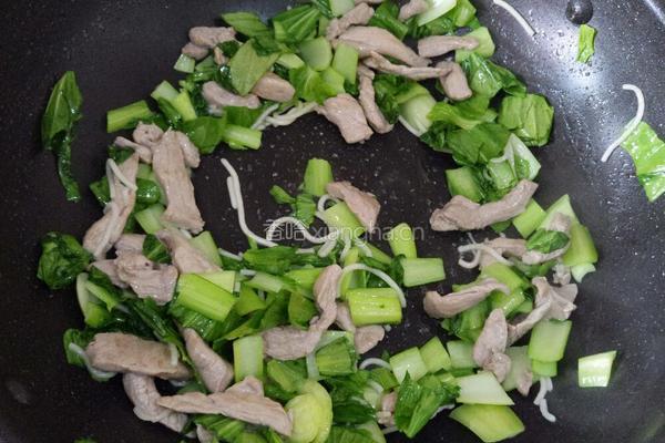 青菜肉丝炒面的做法图解11