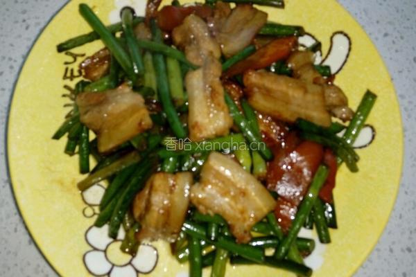 五花肉炒蒜苔