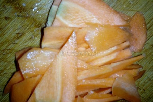 五花肉炒蒜苔的做法图解3