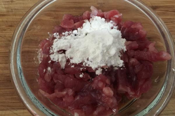 香芹炒牛肉的做法图解2