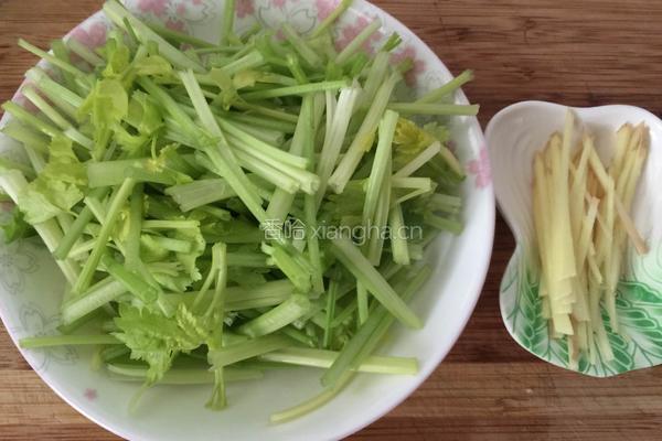 香芹炒牛肉的做法图解3