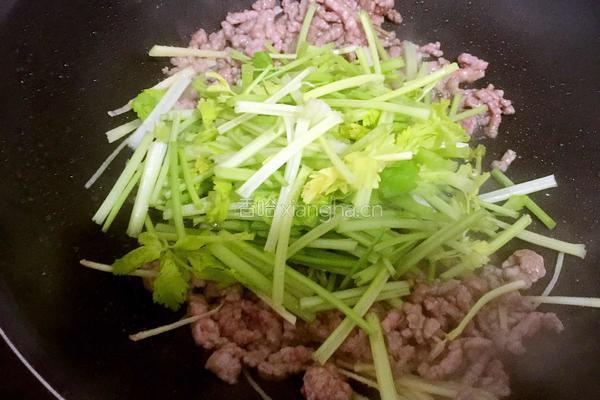 香芹炒牛肉的做法图解6