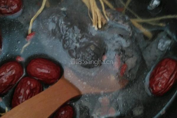 红枣乌鸡汤的做法图解2