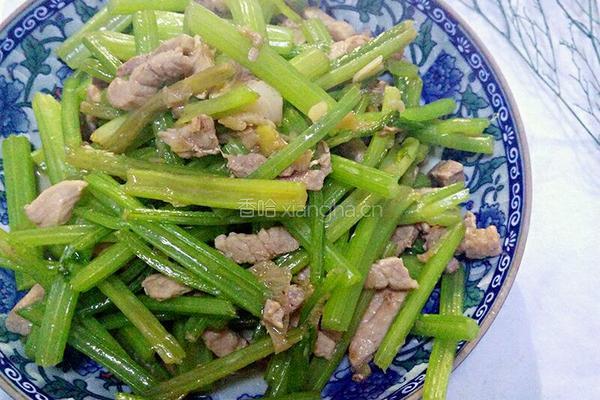 芹菜炒肉的做法图解6