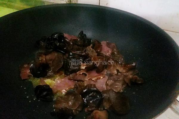 生炒腊肉（烟熏腊肉）的做法图解6