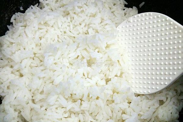 芥菜腊肉炒饭的做法图解9