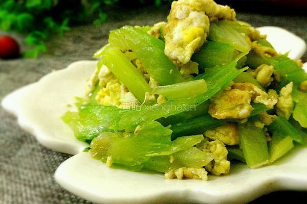 芹菜炒鸡蛋的做法图解7