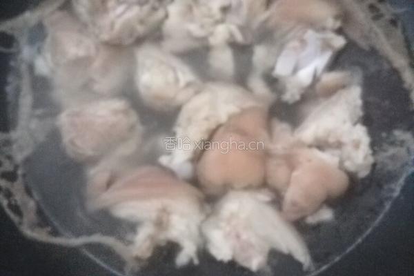 猪蹄莲藕汤的做法图解3