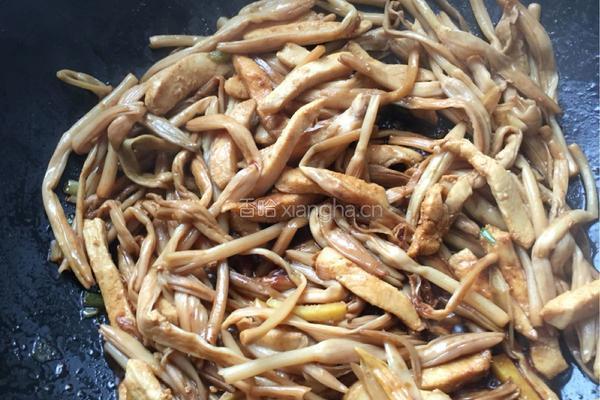 鸡胸肉炒黄花菜的做法图解8