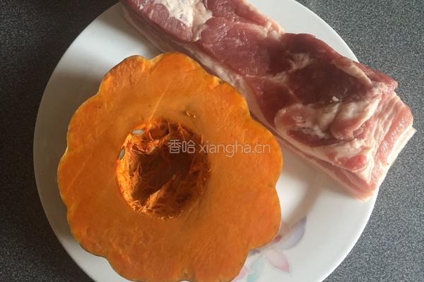 南瓜米粉蒸肉的做法图解1