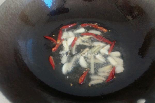 蒜苗粉条炒肉丝的做法图解3