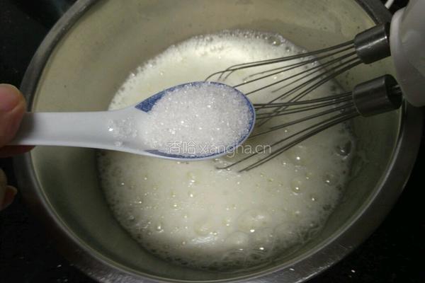 电饭煲戚风蛋糕的做法图解7