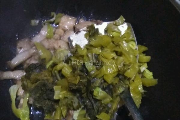 酸菜炒五花肉的做法图解7