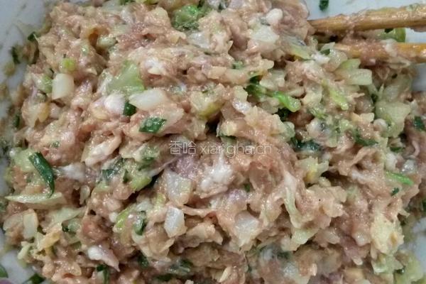 猪肉包心菜饺子的做法图解6