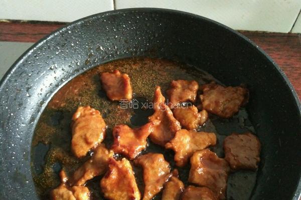 煎辣酱肉的做法图解8