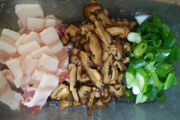 胡萝卜饭的做法图解1