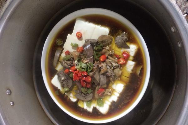 鸡杂蒸白玉豆腐的做法图解4