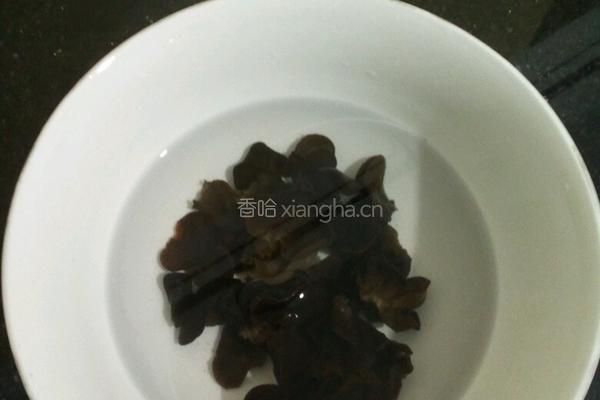 土豆木耳炖豆腐的做法图解3