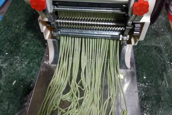 蔬菜面条的做法图解4