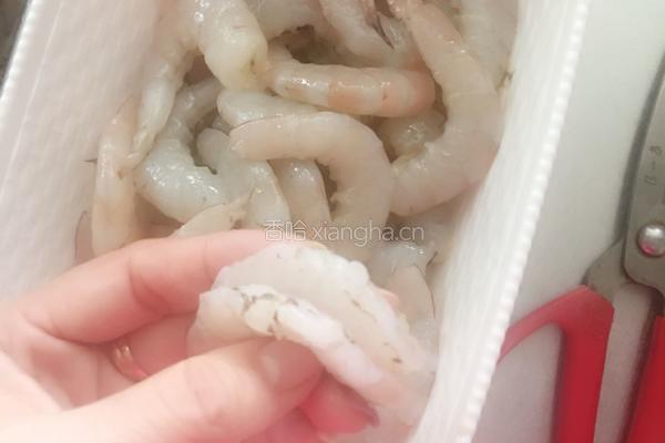 黄金虾仁的做法图解2