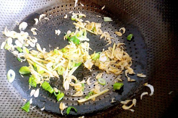 紫菜蛋花汤的做法图解3