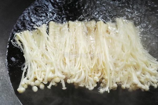 浇油金针菇的做法图解4