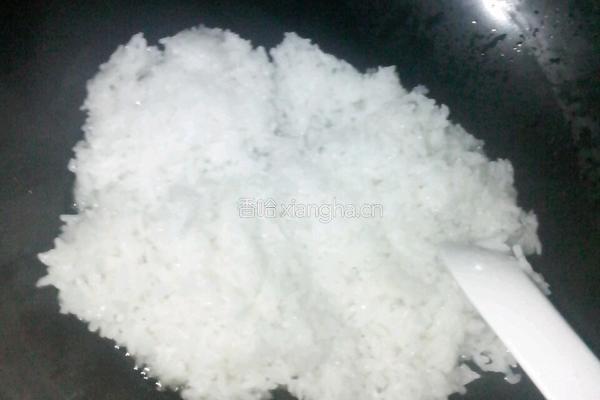 香菇鸡炒饭的做法图解4
