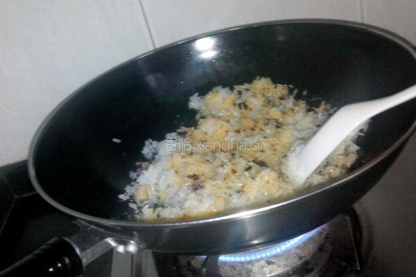 香菇鸡炒饭的做法图解7