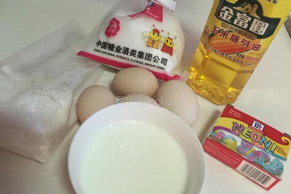彩虹蛋糕卷的做法图解1
