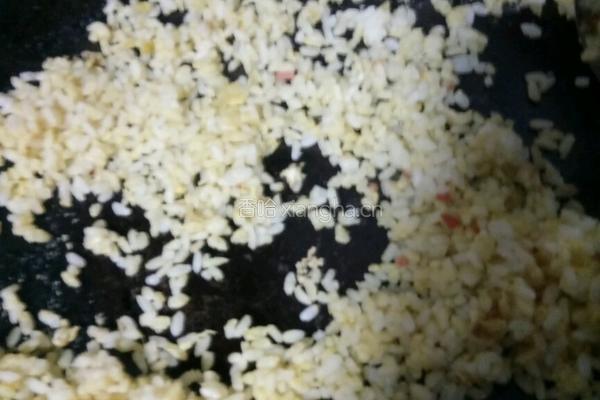 火腿生菜蛋炒饭的做法图解6