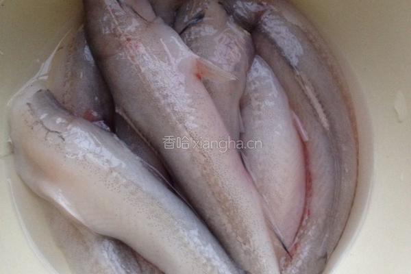 红烧虾孱豆腐的做法图解1