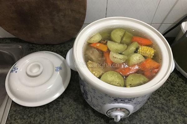青红萝卜铜骨汤的做法图解8