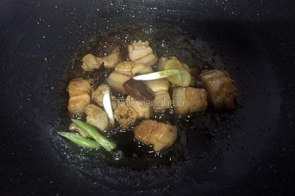 鹌鹑蛋红烧肉的做法图解8