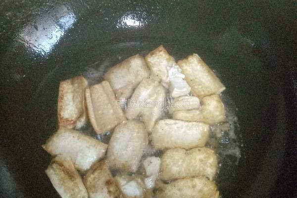 豆腐两面黄的做法图解3
