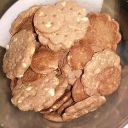 坚果饼干(微甜）的做法[图]