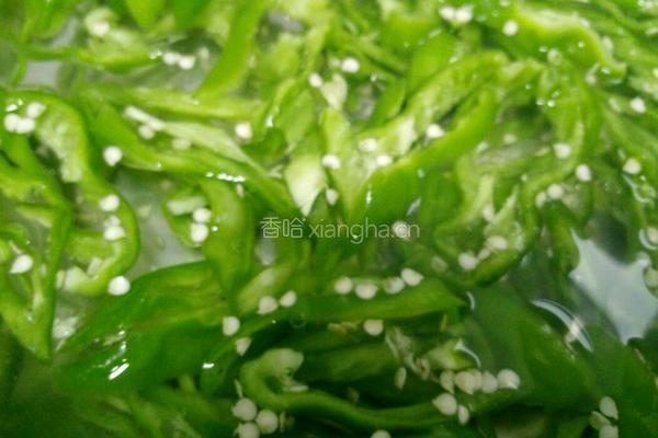 青椒肉丝的做法图解2