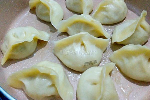 抱蛋煎饺的做法图解7