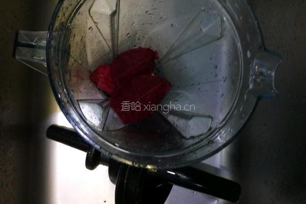 火龙果苹果汁的做法图解2