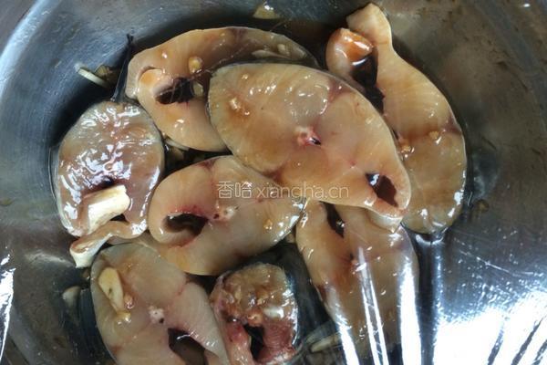 香煎鲅鱼的做法图解5